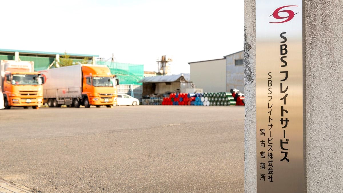 求人情報 - SBSフレイトサービス株式会社 |  大型ウィング車ドライバー・定期便【月30万円以上も可能・月9日休み・賞与年2回】|ドライバーの求人・転職サイト ドラ侍