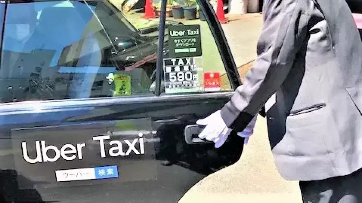 「Uber Taxi」配車アプリも活用中