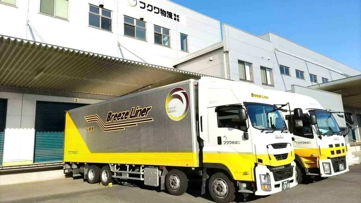 主にカゴ台車を使用