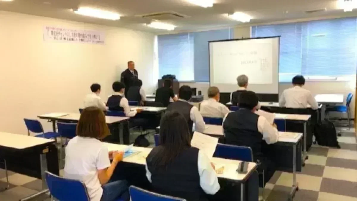 普通免許 (AT限定) で応募OK