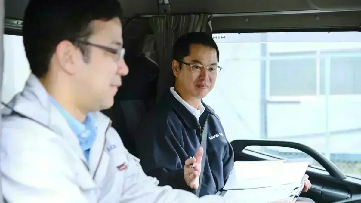 自社給油施設や大型洗車機完備