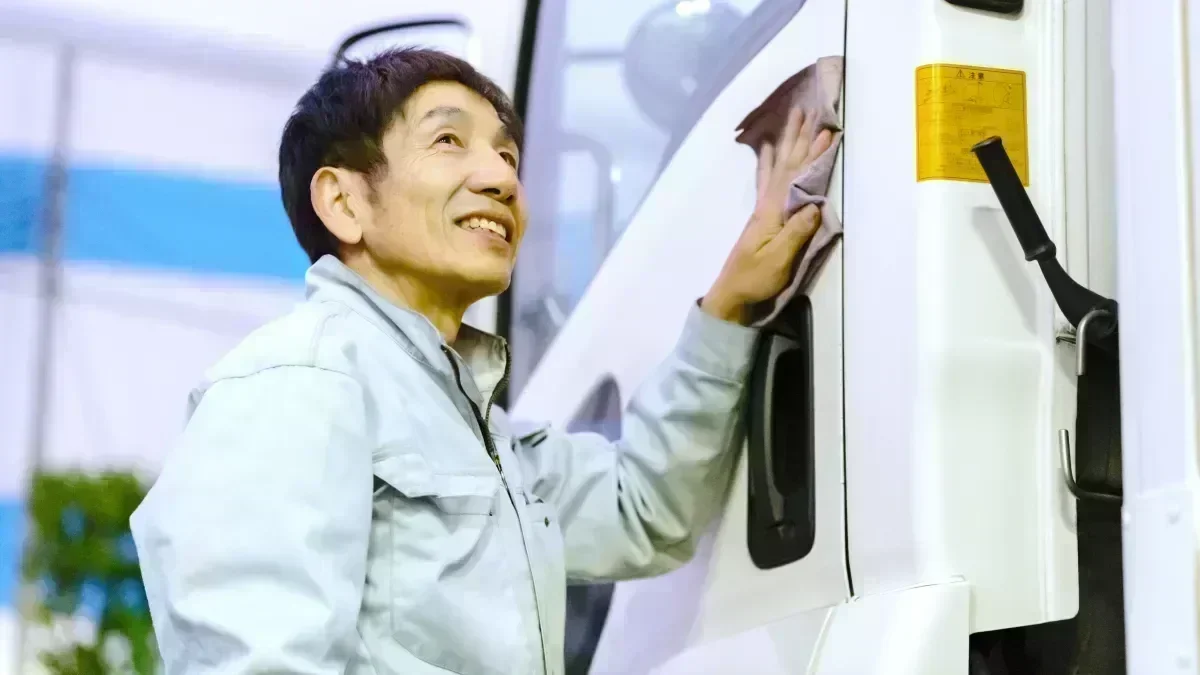 自社給油施設や大型洗車機完備