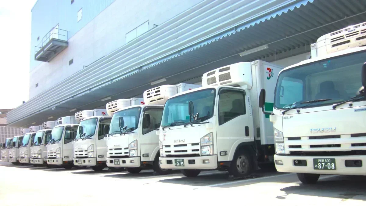 入学祝金 (小学校20万円、中学校30万円、高校50万円)
