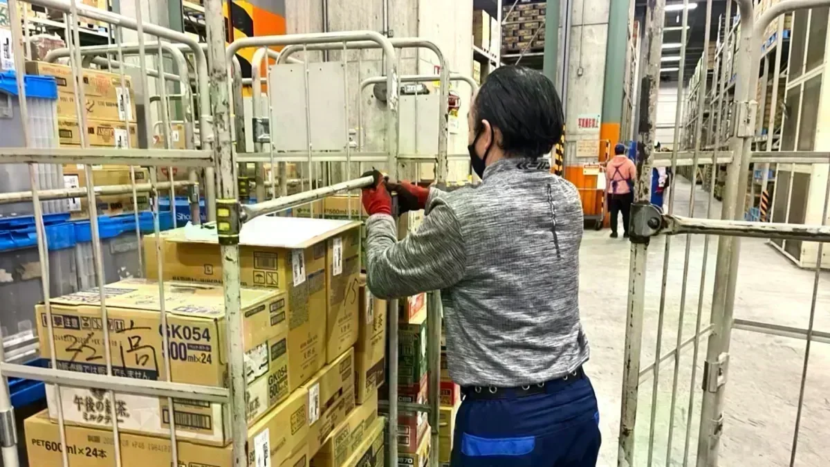 カゴ台車を使用