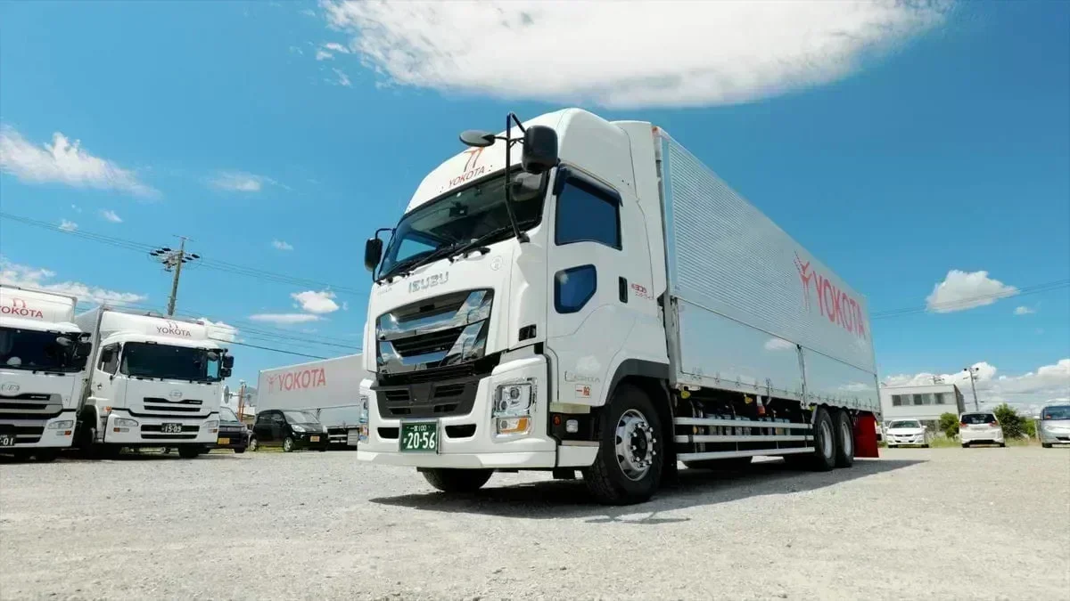 「中型免許 (旧普通免許の場合は8t限定) 」があれば応募OK！