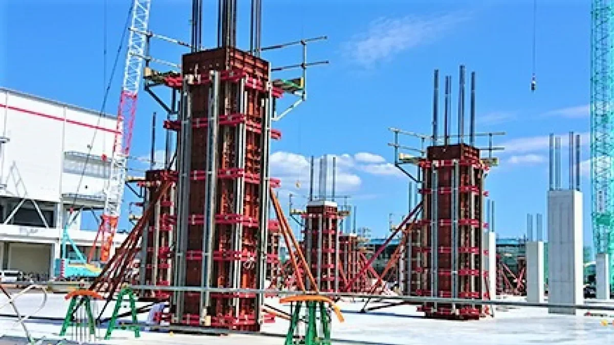 「中型免許 (旧普通免許の場合は8t限定) 」で応募OK