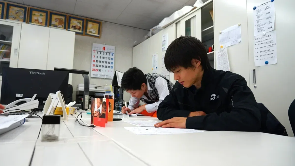 シフトは8時～17時でほとんどが日帰り勤務♪