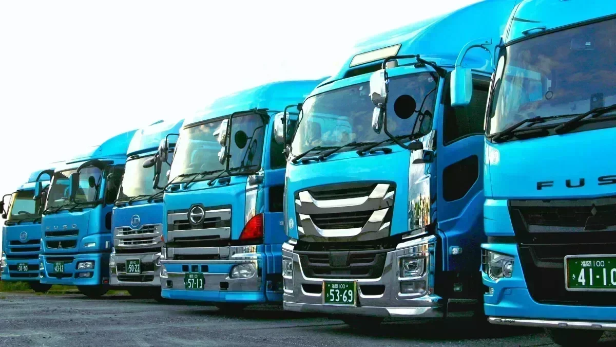 「中型免許 (旧普通免許の場合は8t限定) 」で応募OK